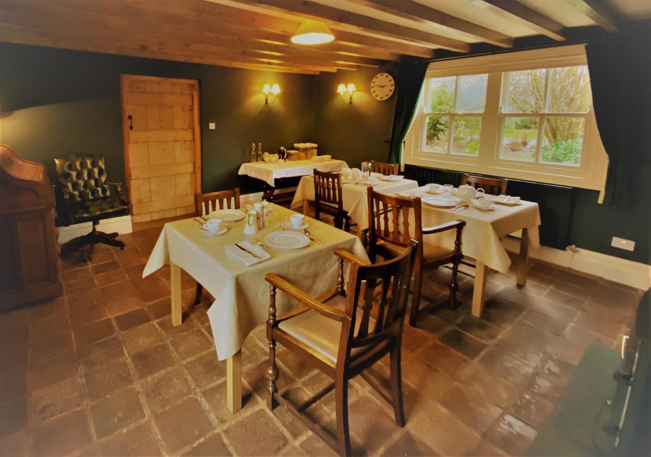 Hollies Farm B&B レクサム エクステリア 写真
